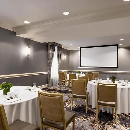 Hotel Martinique On Broadway, Curio Collection By Hilton 4*