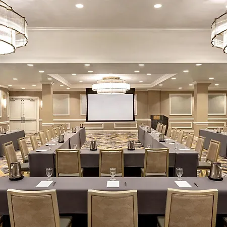 Martinique On Broadway, Curio Collection By Hilton Hotel
