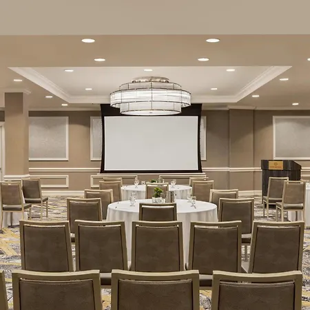 Hotel Martinique On Broadway, Curio Collection By Hilton