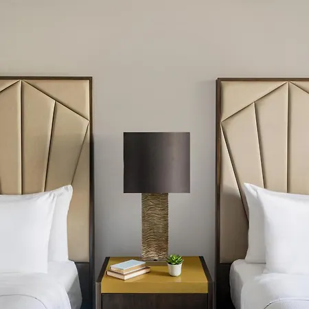 Martinique On Broadway, Curio Collection By Hilton 4*