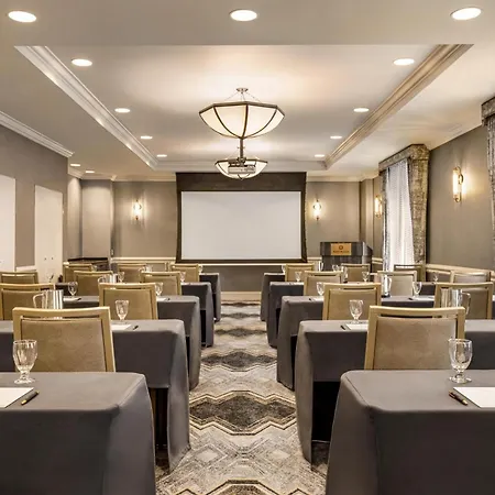 Martinique On Broadway, Curio Collection By Hilton New York