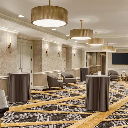 Hotel Martinique On Broadway, Curio Collection By Hilton 4*