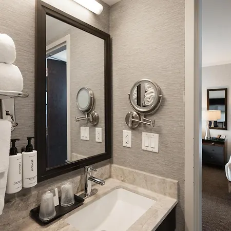 Distrikt City, Tapestry Collection By Hilton 4*