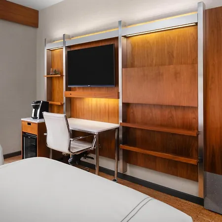 Even - Midtown East By Ihg Hotel 4*