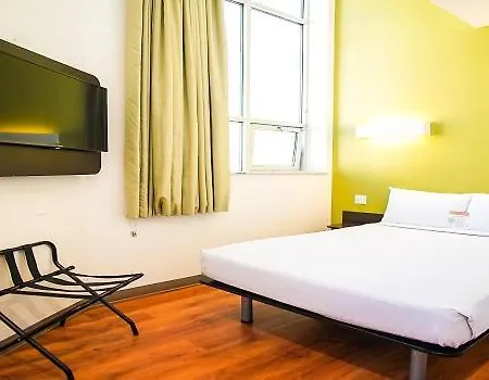 Hotel Feather Factory 3*