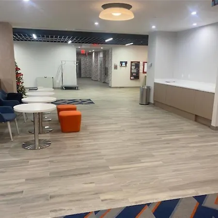 Hotel La Quinta & By Wyndham Queens Nyc Jfk Airtrain