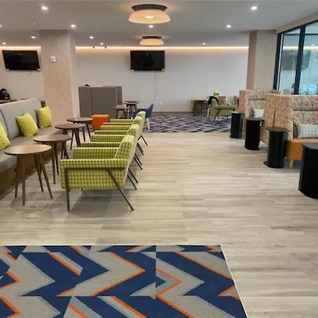 La Quinta & By Wyndham Queens Nyc Jfk Airtrain Hotel New York