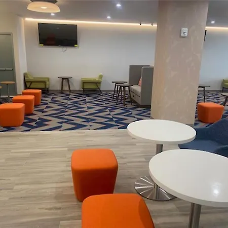 La Quinta & By Wyndham Queens Nyc Jfk Airtrain Hotel