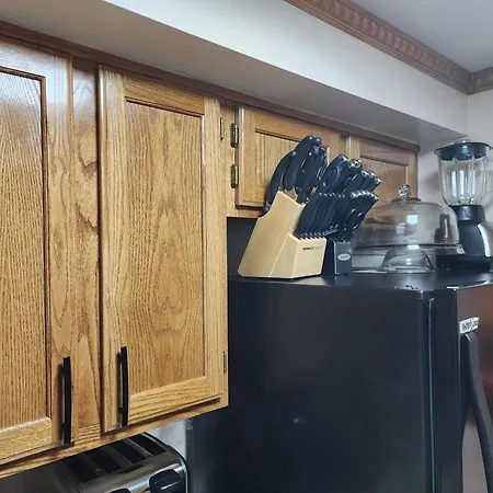 Two-bedroom Serviced Apartment: High-speed Wi-fi & Bi-monthly Housekeeping New York