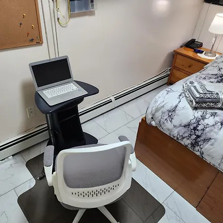 Two-bedroom Serviced Apartment: High-speed Wi-fi & Bi-monthly Housekeeping Apartment New York