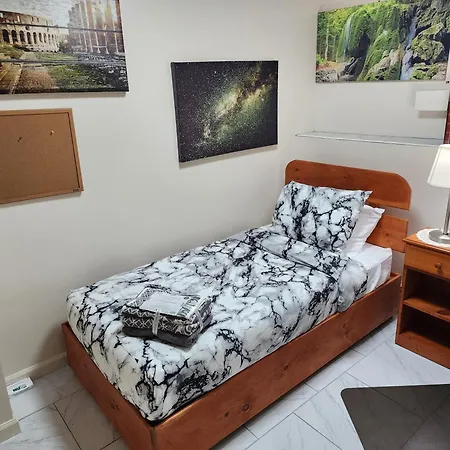 Apartment Two-bedroom Serviced Apartment: High-speed Wi-fi & Bi-monthly Housekeeping