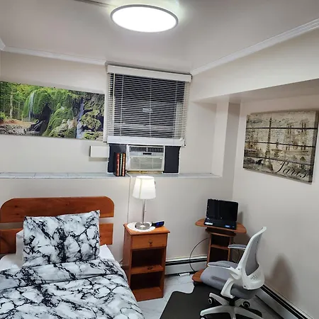 Apartment Two-bedroom Serviced Apartment: High-speed Wi-fi & Bi-monthly Housekeeping *