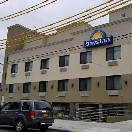 Days By Wyndham Brooklyn Marine Park Hotel