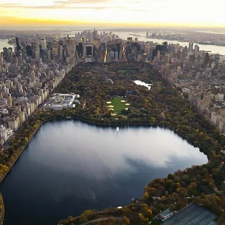 Luxurious Central Park South 2 Bedroom Apartment *
