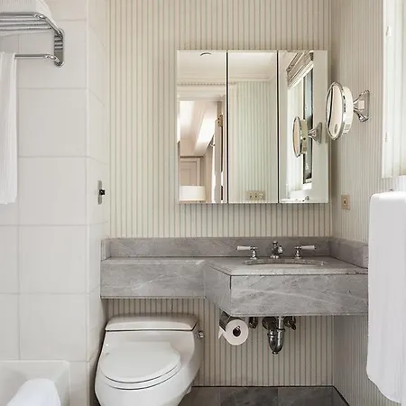 Luxurious Central Park South 2 Bedroom Apartment *