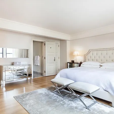 Magnificent Central Park South One Bedroom * New York