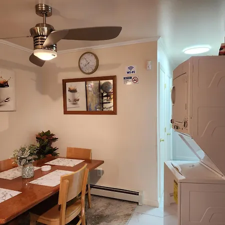 Booking.com Exxlusive: Fully Furnished One Bedroom Entire With Full Size Bed. For One Person Or Couple, Soulmate Positive Friendship Apartment *