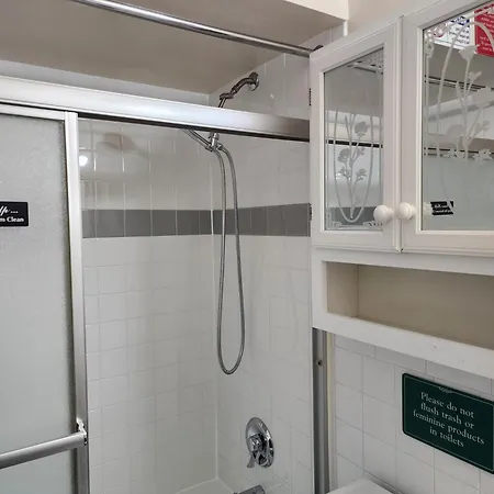 Apartment Booking.com Exxlusive: Fully Furnished One Bedroom Entire With Full Size Bed. For One Person Or Couple, Soulmate Positive Friendship New York