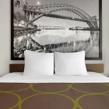 Super 8 By Wyndham Bronx Near Stadium Hotel New York