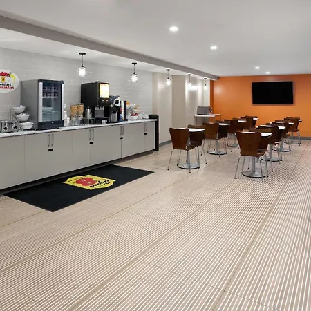 Hotel Super 8 By Wyndham Bronx Near Stadium 2*