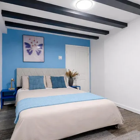 Apartment 2 Bedroom Cozy Gem Manhattan *