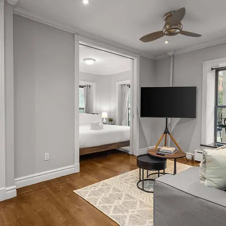Sleek Lower East Side Retreat Apartment *
