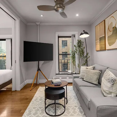 Sleek Lower East Side Retreat *