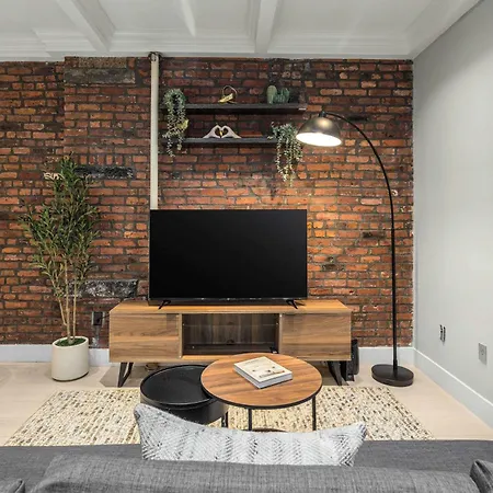 Bold Nyc In Fashionable Nolita Apartment *