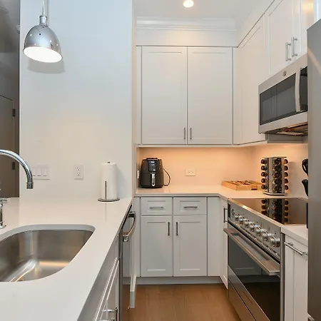 Sophisticated 3 Bedroom Duplex In The Heart Of Midtown New York