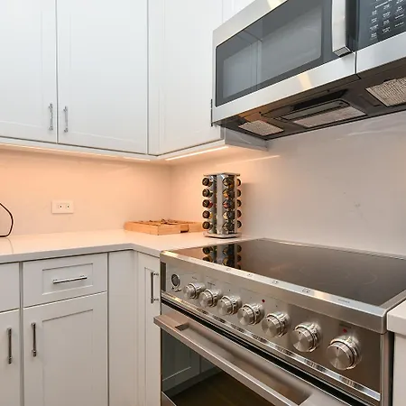 Sophisticated 3 Bedroom Duplex In The Heart Of Midtown New York
