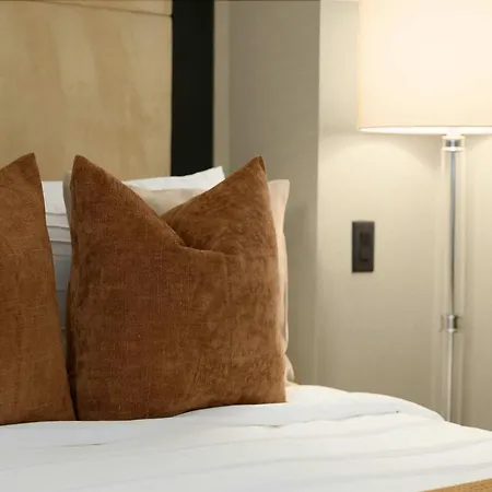 Apartment Heart Of Ny, Steps Away From Attractions New York