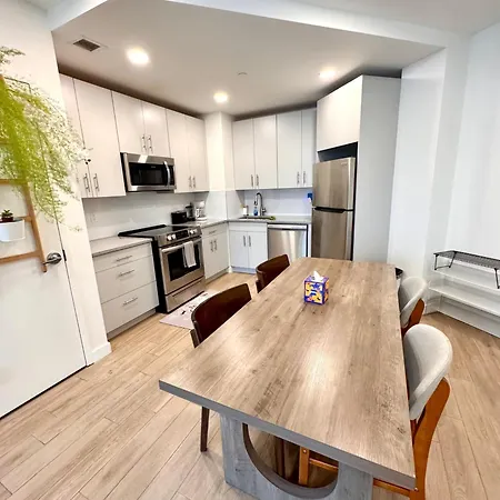 Peaceful Quiet Spacious New Modern Penthouse 3-bedroom With A Balcony * New York