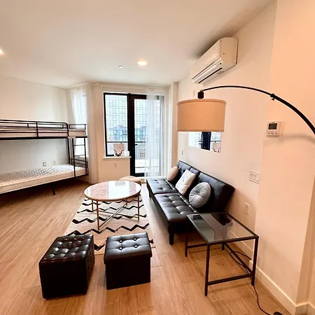Peaceful Quiet Spacious New Modern Penthouse 3-bedroom With A Balcony * New York