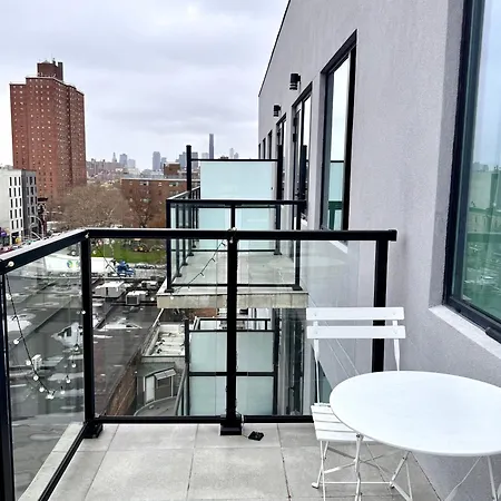 Apartment Peaceful Quiet Spacious New Modern Penthouse 3-bedroom With A Balcony New York