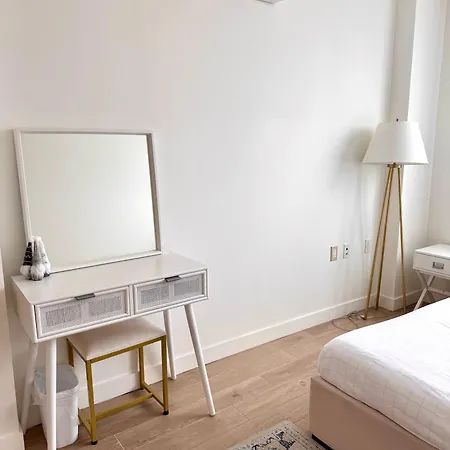 Peaceful Quiet Spacious New Modern Penthouse 3-bedroom With A Balcony * New York