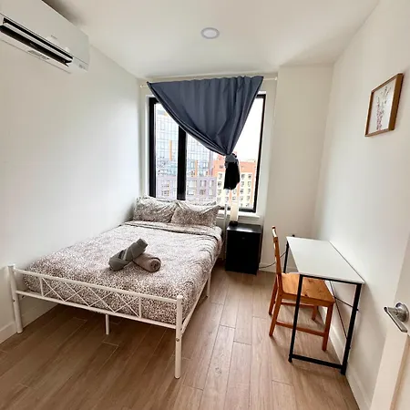 Peaceful Quiet Spacious New Modern Penthouse 3-bedroom With A Balcony Apartment New York