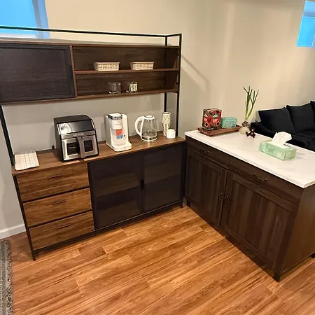 Apartment Basement Suite With Private Entrance