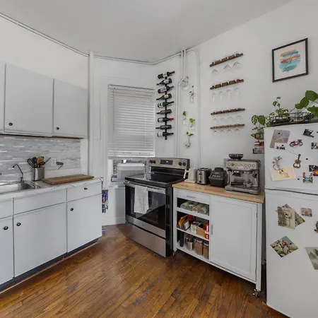 Downtown Manhattan Union Square 1br - Steps From Subway & Dining Apartment *