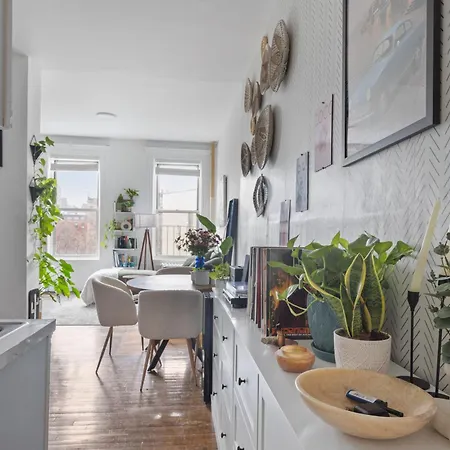 Downtown Manhattan Union Square 1br - Steps From Subway & Dining *
