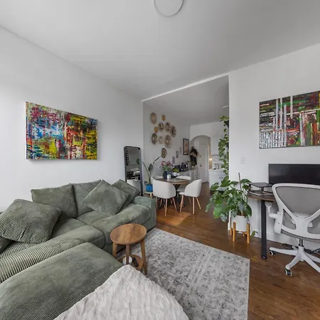 Downtown Manhattan Union Square 1br - Steps From Subway & Dining New York