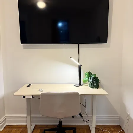 The Broadway Escape - Private In Times Square Guest house