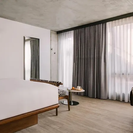 Merchant Les Hotel
