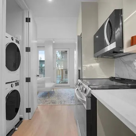 Stylish Brooklyn Retreat - Steps To G Train