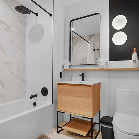 Stylish Brooklyn Retreat - Steps To G Train Hotel New York