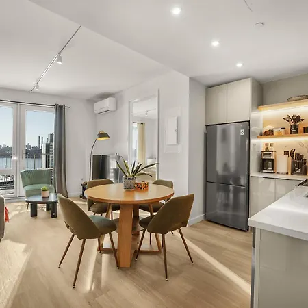 Stylish Brooklyn Retreat - Steps To G Train Hotel 5*