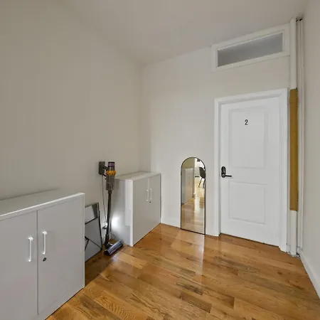 Private At A Shared By Times Square Guest house New York