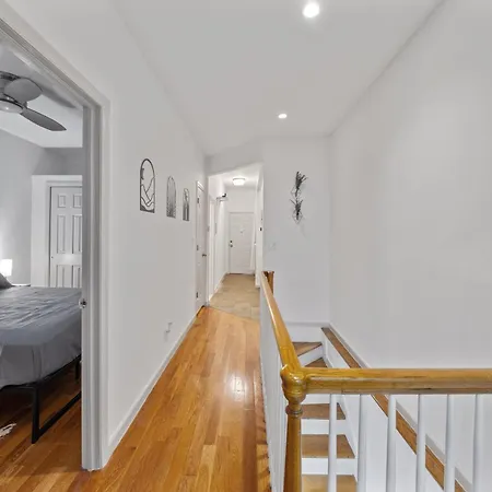 Guest house Double With Shared Bathroom In Times Square New York