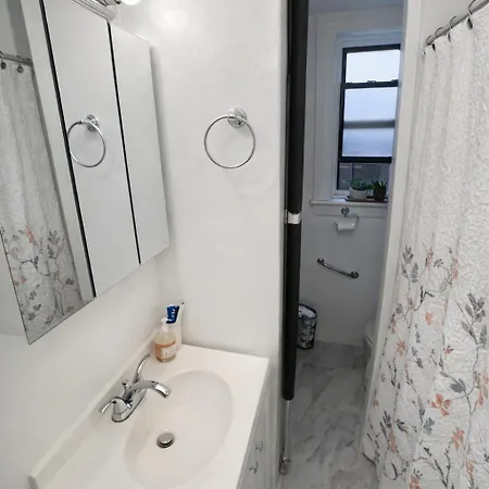 Private In Stylish 2 Bedroom Harlem 10 Min To Times Square *