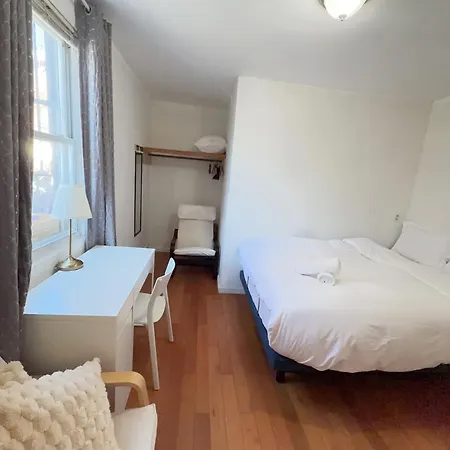 Flushing Private Guest house *