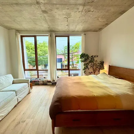 Conover Loft By Rove Travel - Loft With Private Rooftop Holiday home *